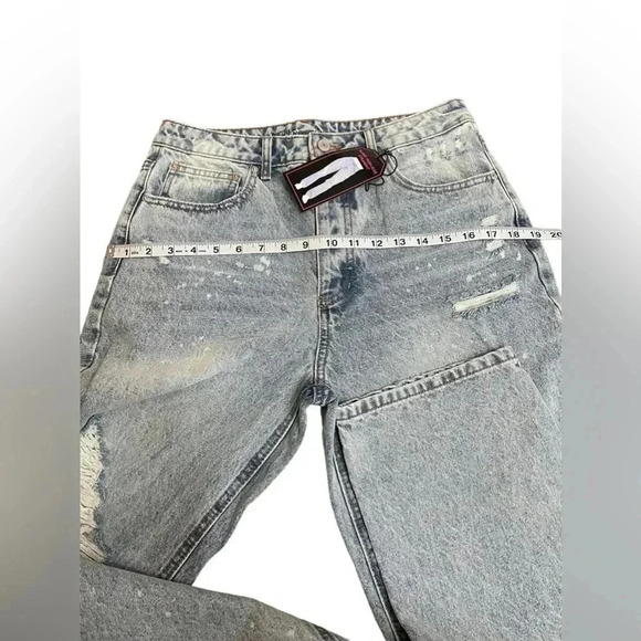 No Bounderies Super High Rise Straight Relaxed Distressed Button Fly Mom Jeans - Picture 9 of 13